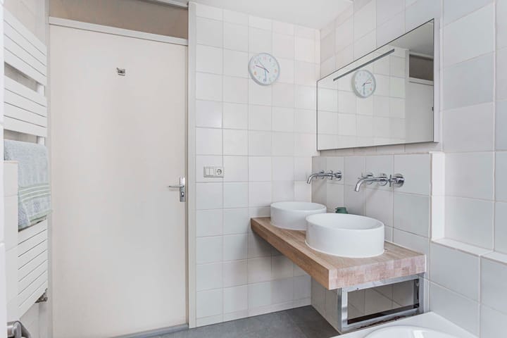 Foto 39 van Adderwortel 16