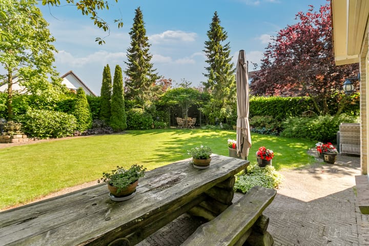 Photo 41 of Katwoudestraat 1