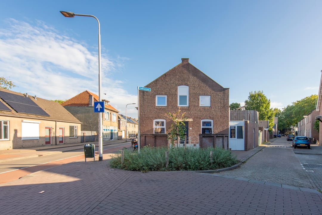 Photo 2 of Piusstraat 144