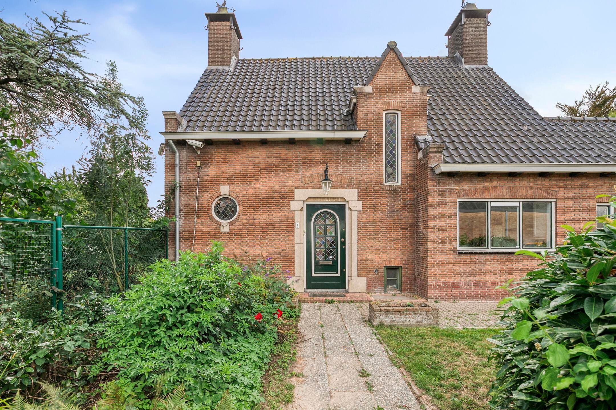 Photo 24 of Houtstraat 1