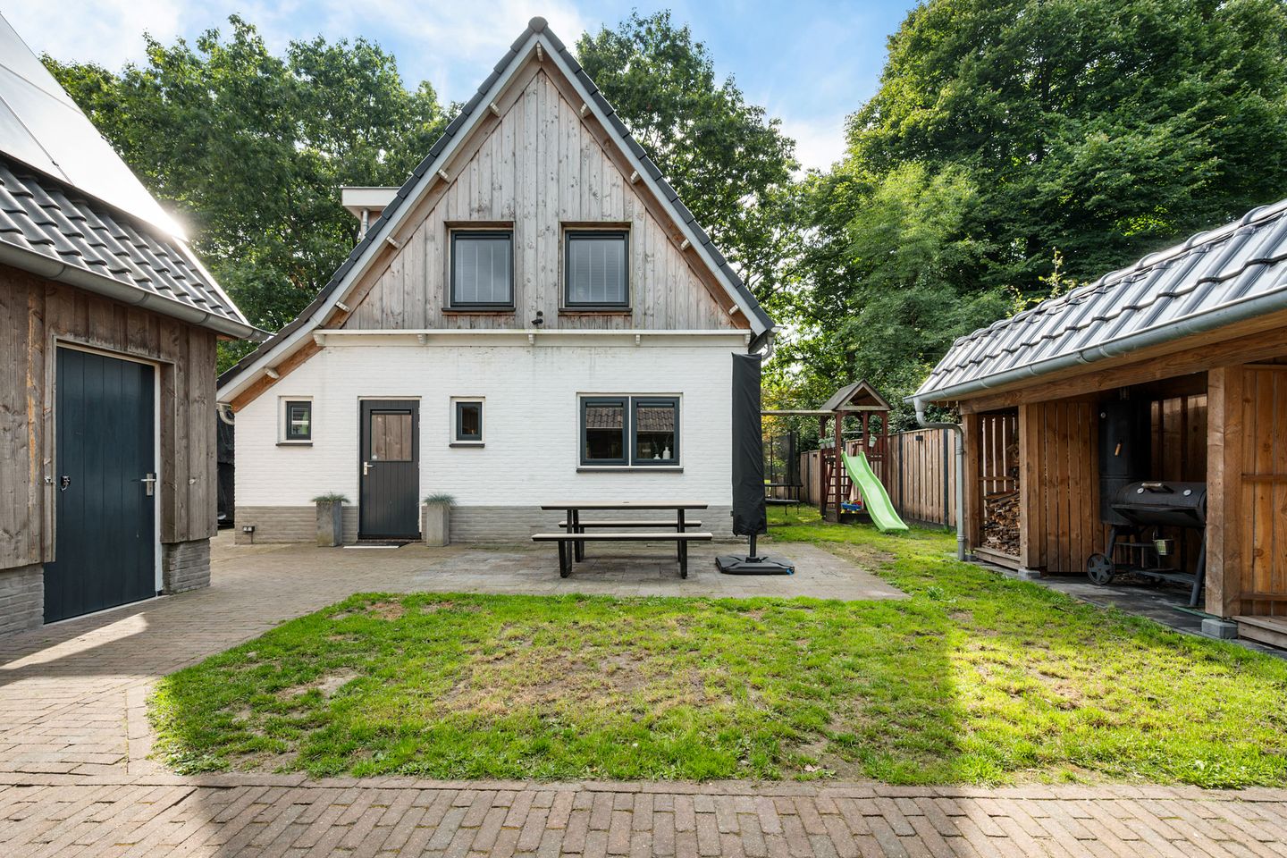 Photo 5 of Dorpsstraat 4-D