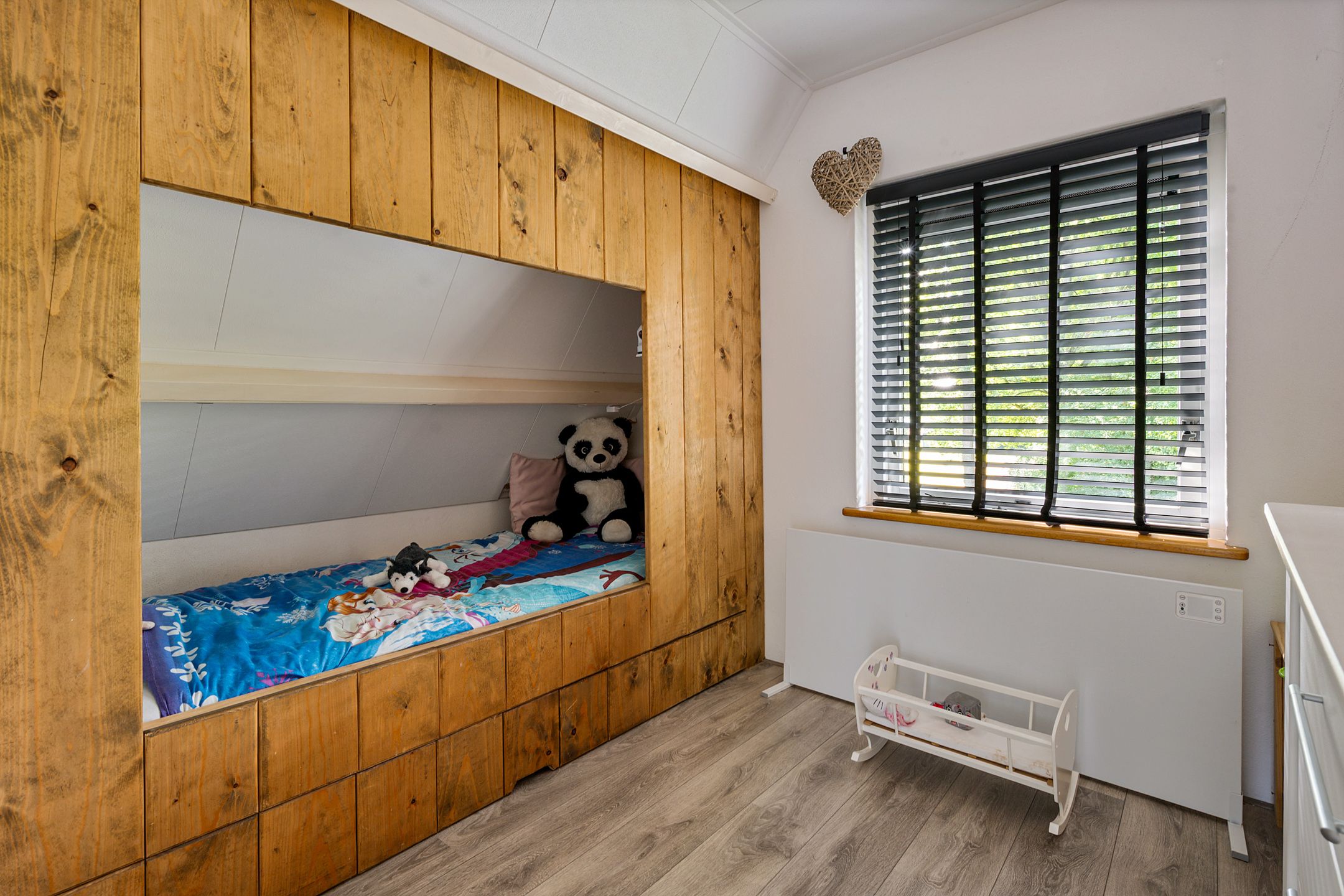Photo 33 of Dorpsstraat 4-D