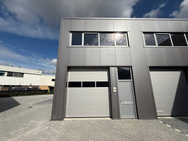 Latensteinse Middenweg 37