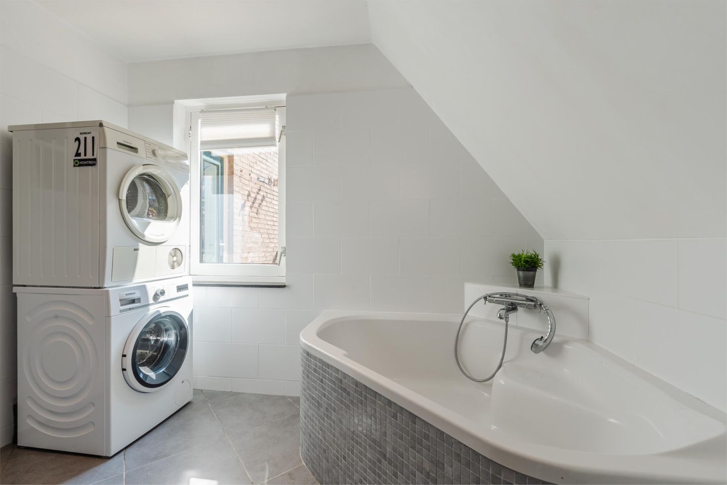 Photo 35 of Waardgracht 100