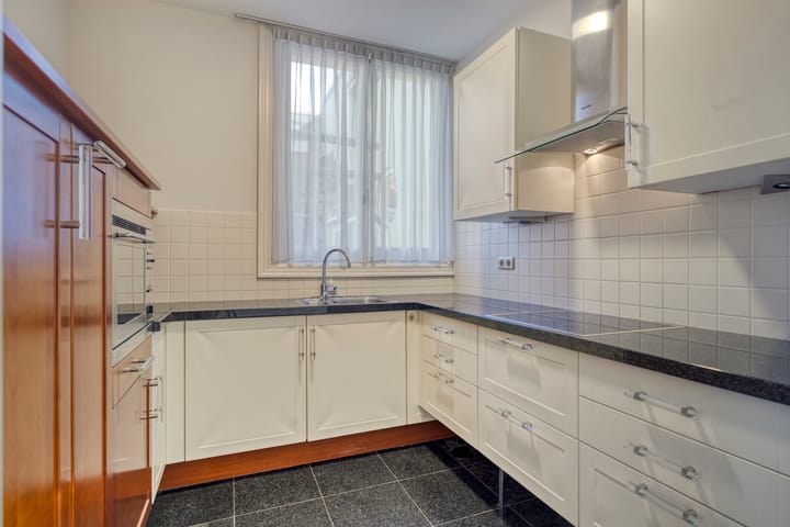 Photo 14 of Steenbergsestraat 29-A