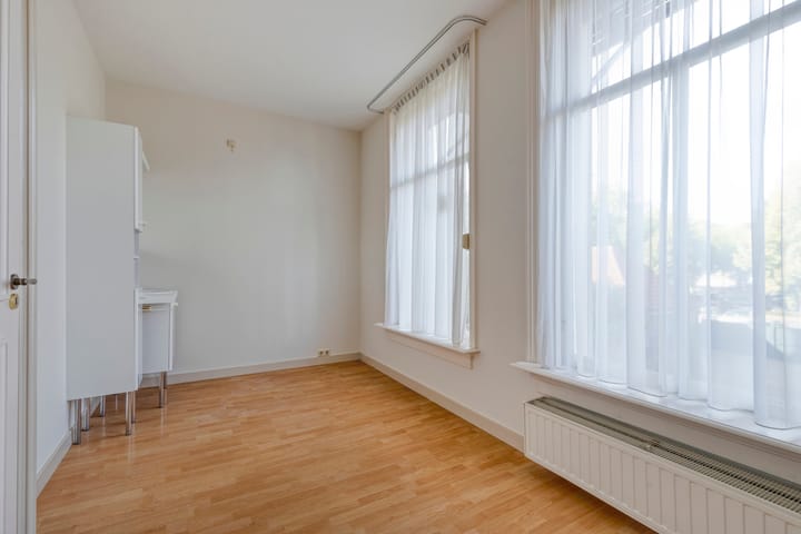 Photo 21 of Steenbergsestraat 29-A