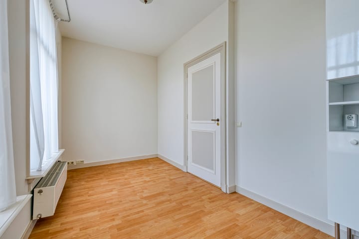 Photo 22 of Steenbergsestraat 29-A