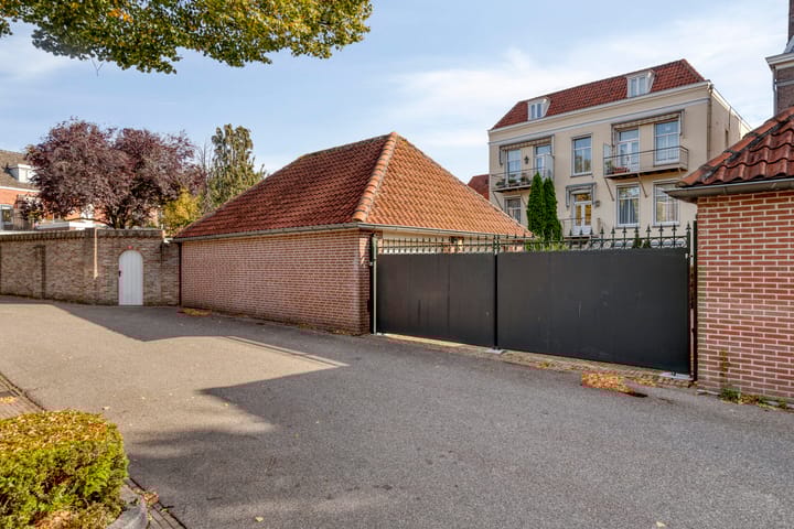 Photo 32 of Steenbergsestraat 29-A