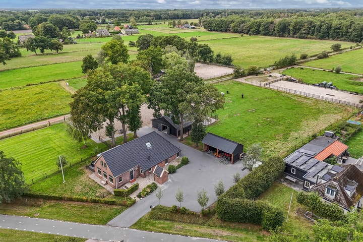 Photo 65 of Oldeberkoperweg 15