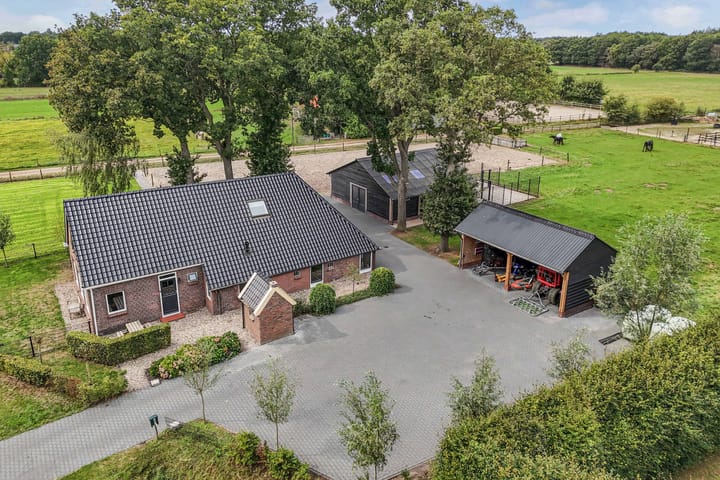 Photo 74 of Oldeberkoperweg 15