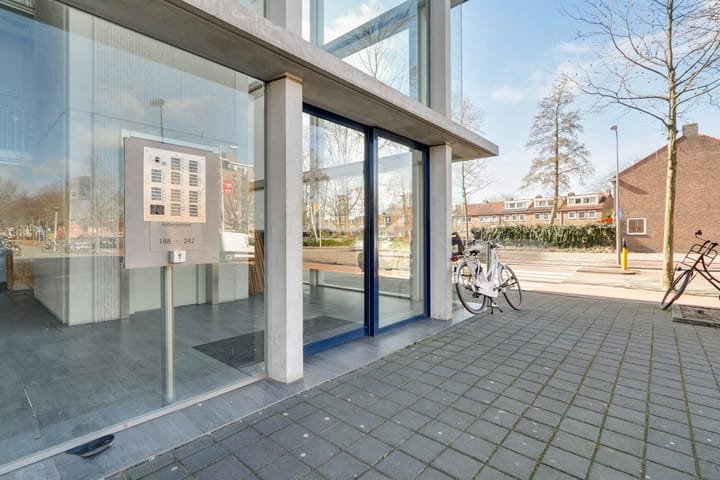 Foto 32 van Aalbersestraat 242-H