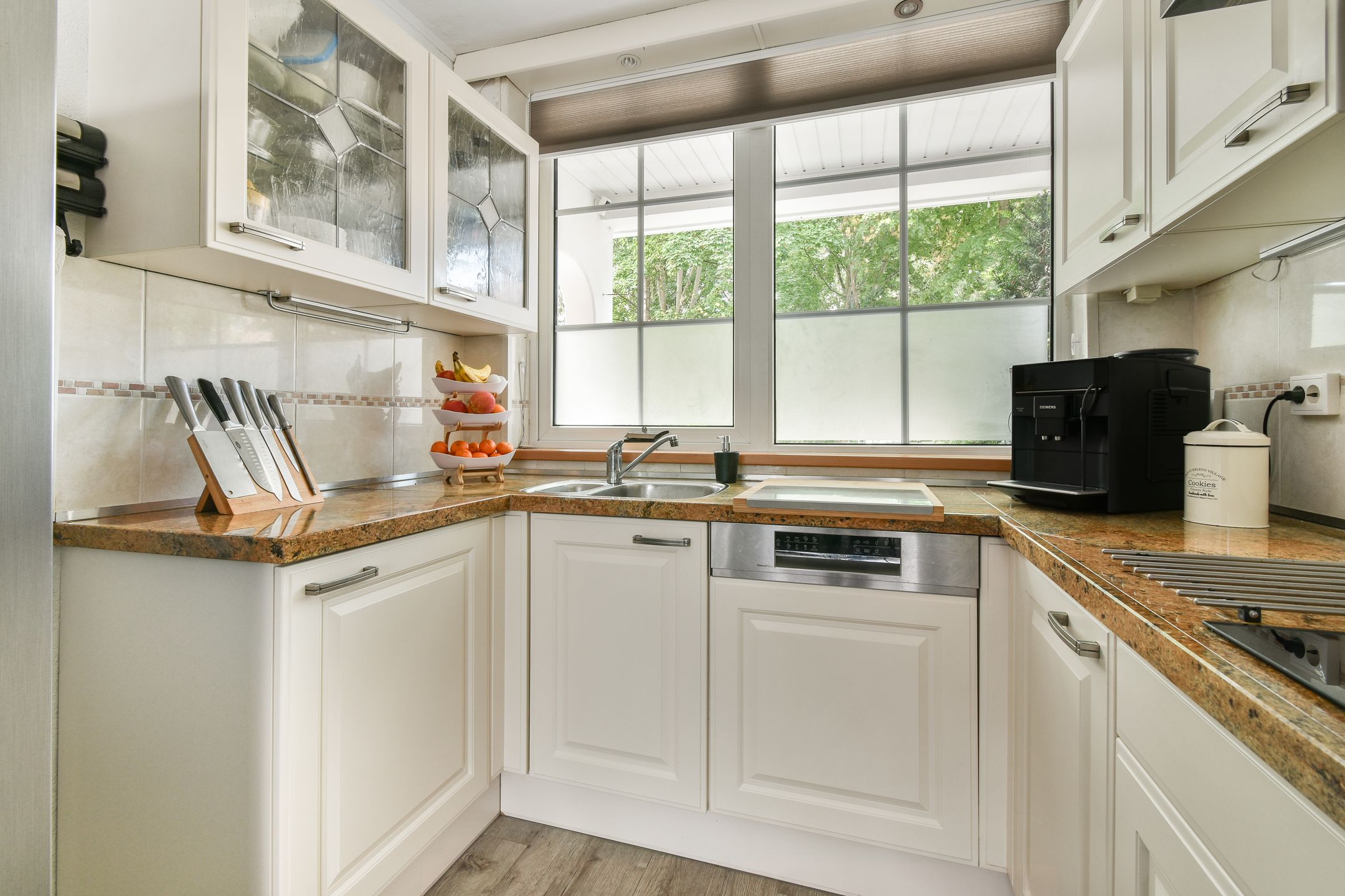 Foto 9 van Schrijnwerker 103