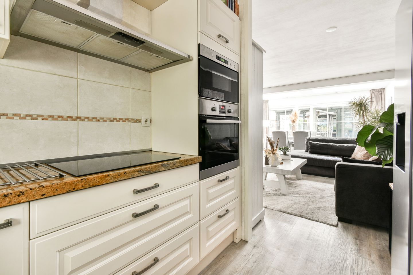 Foto 10 van Schrijnwerker 103