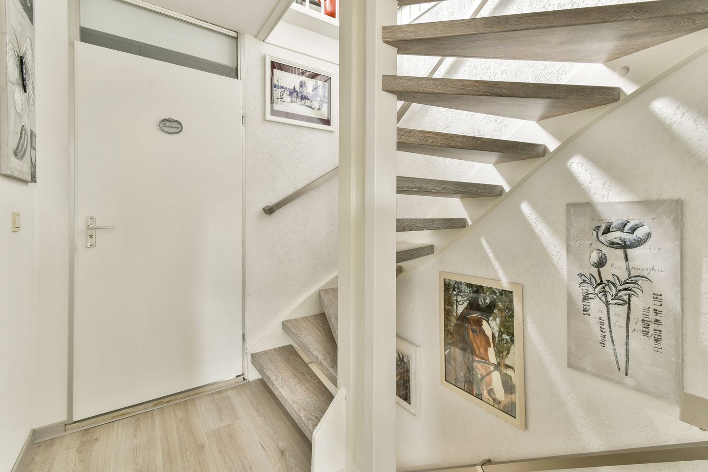 Foto 14 van Schrijnwerker 103