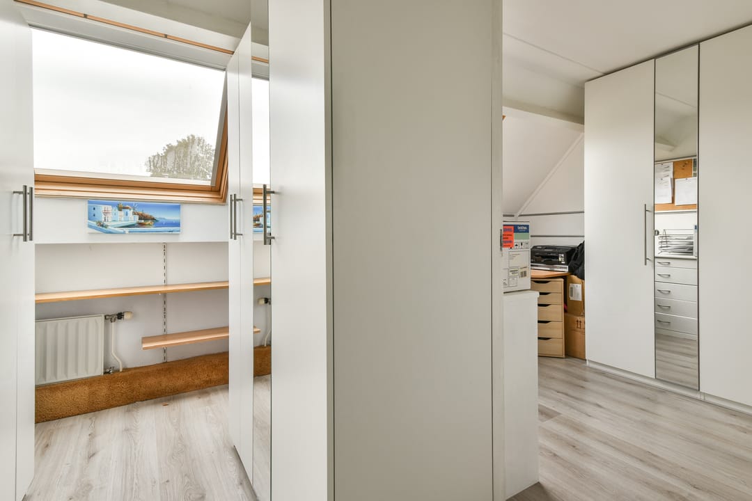 Foto 17 van Schrijnwerker 103