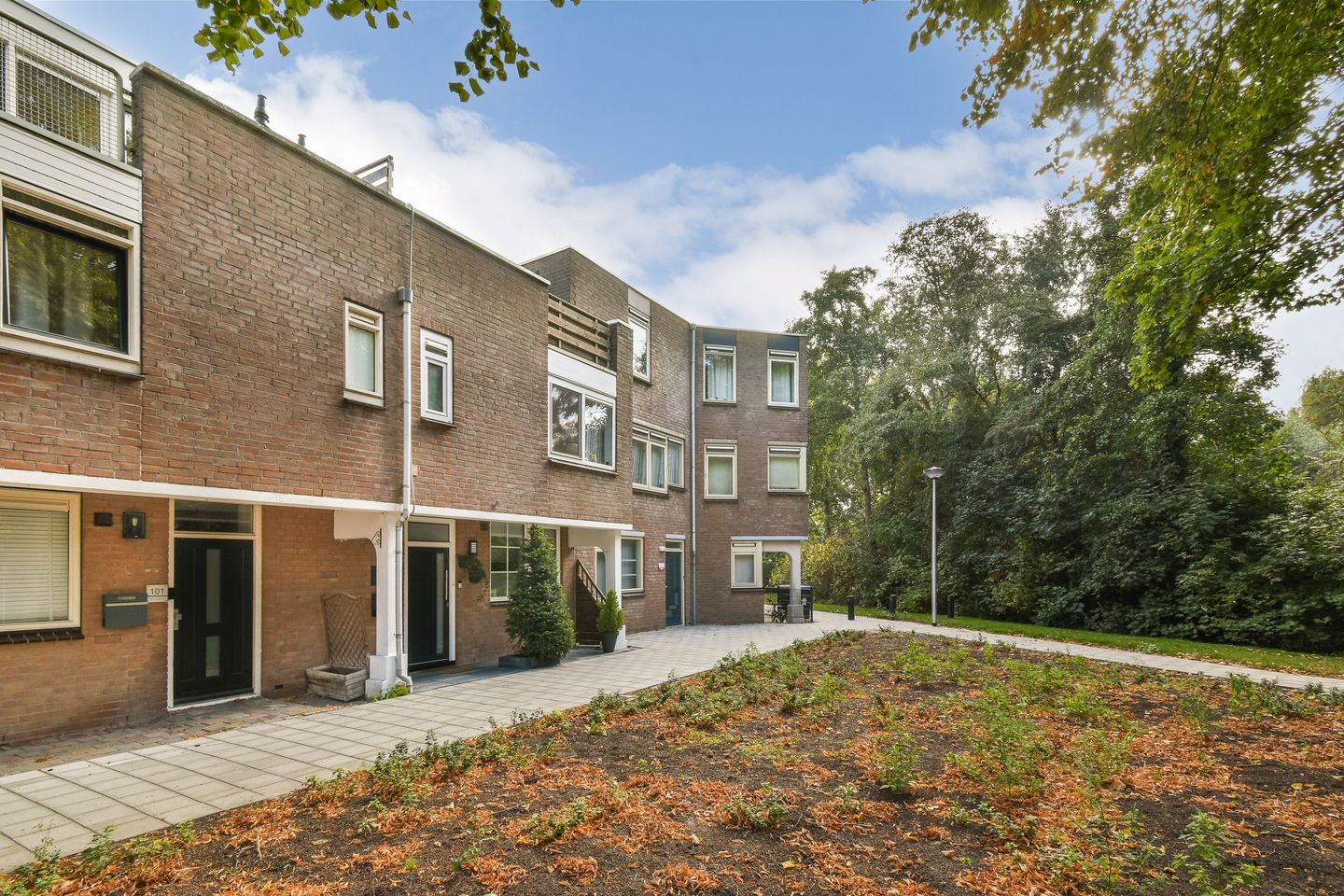 Foto 25 van Schrijnwerker 103