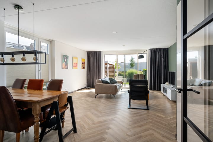 Foto 6 van Vleugel 82