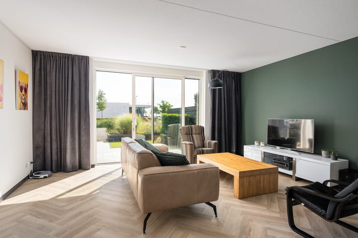 Foto 8 van Vleugel 82