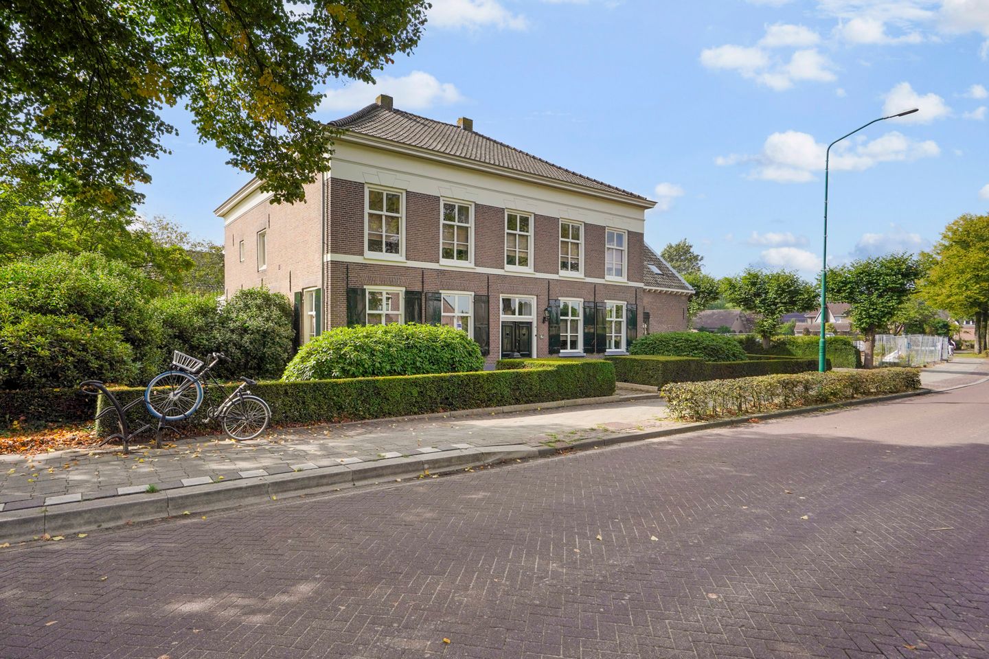 Photo 5 of Burgemeester van Erpstraat 60