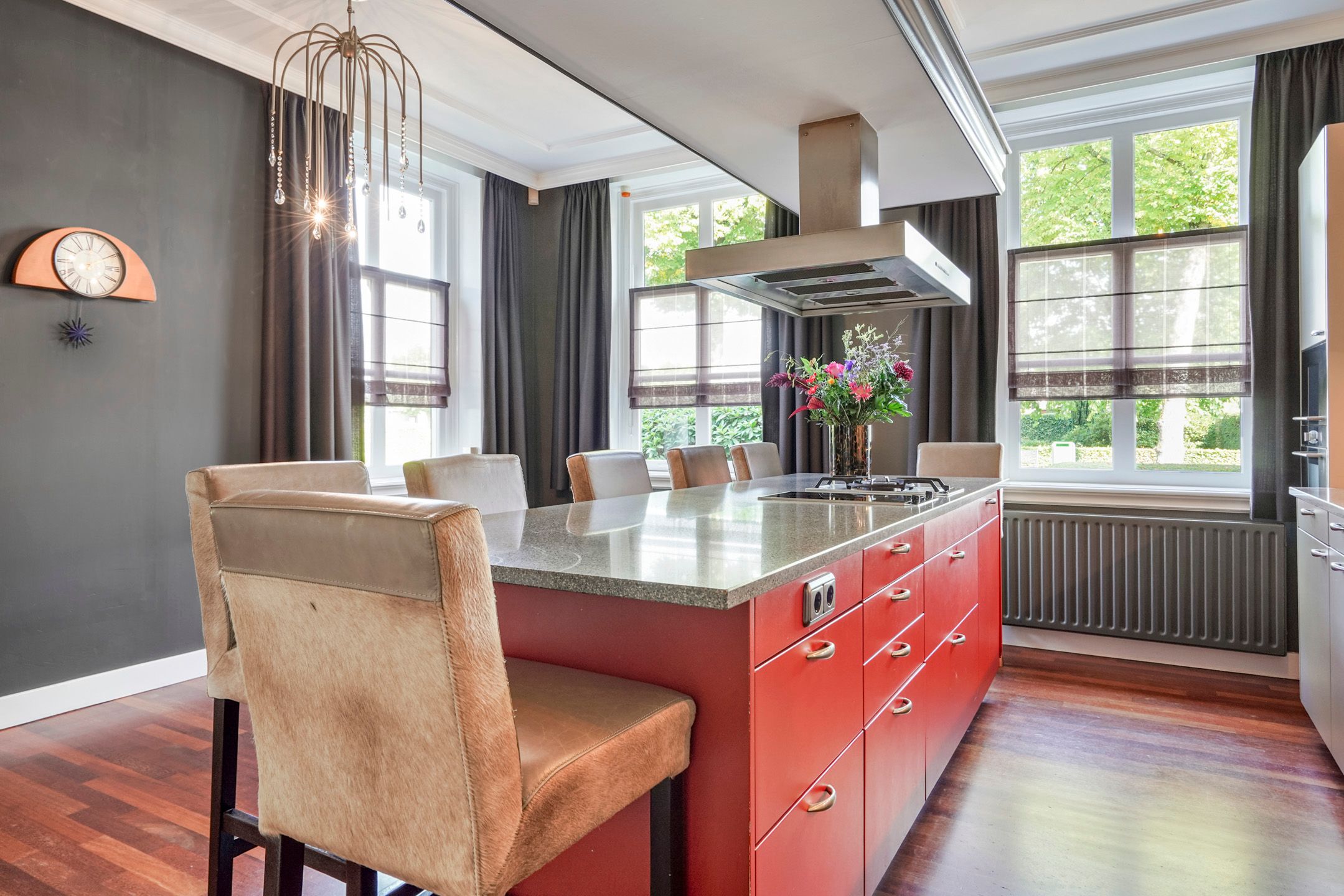 Photo 15 of Burgemeester van Erpstraat 60