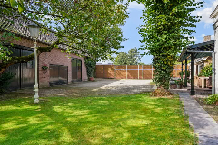 Foto 79 van Burgemeester van Erpstraat 60