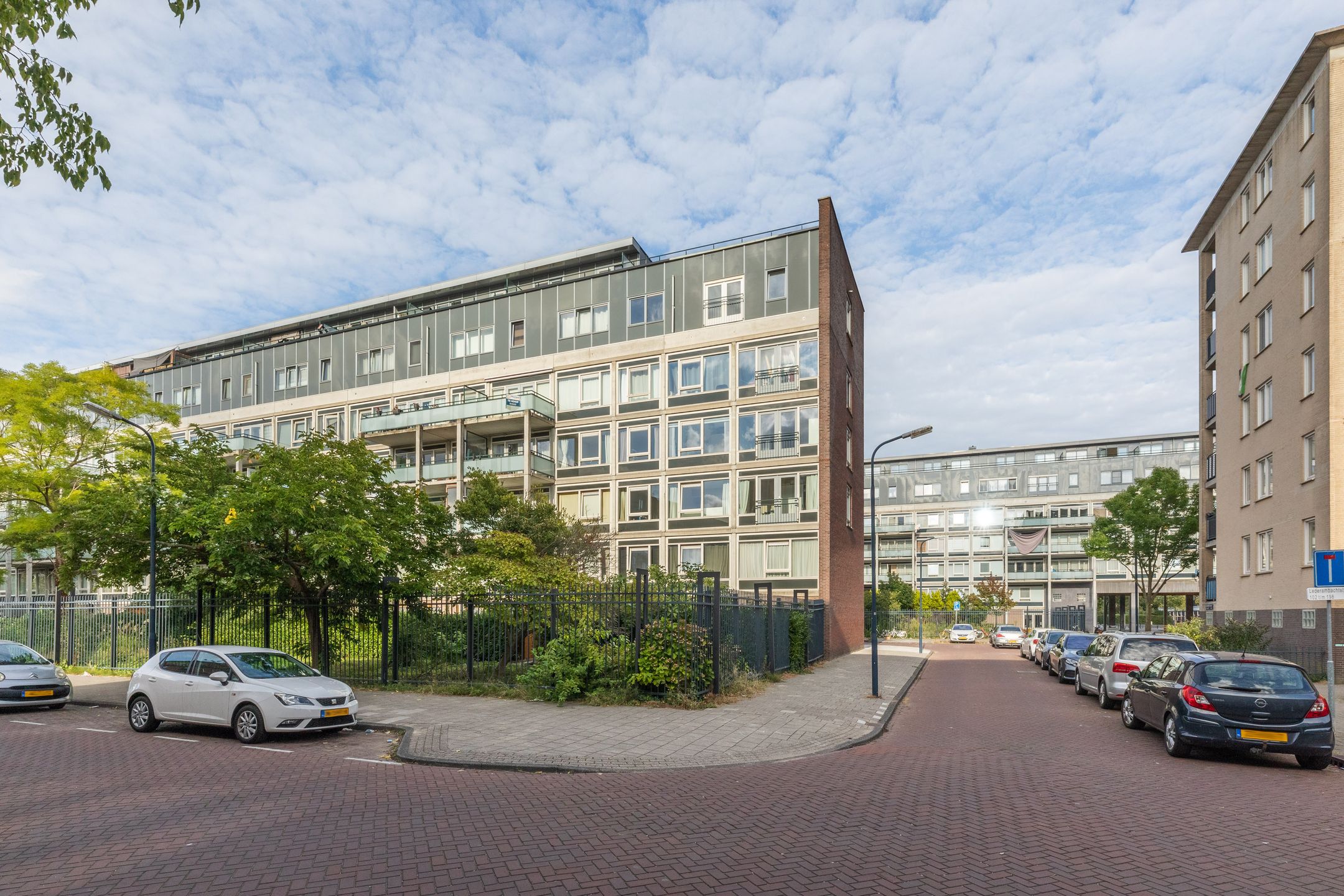 Foto 42 van Lederambachtstraat 196