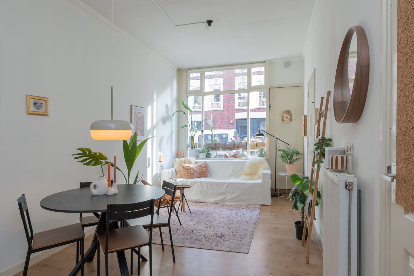 Photo 5 of Van Hogendorpstraat 82-H