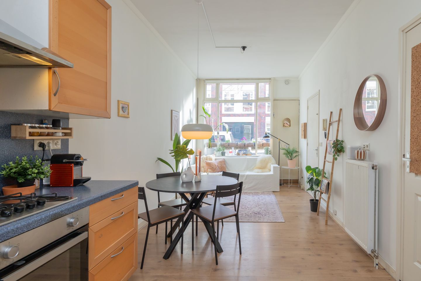 Photo 10 of Van Hogendorpstraat 82-H