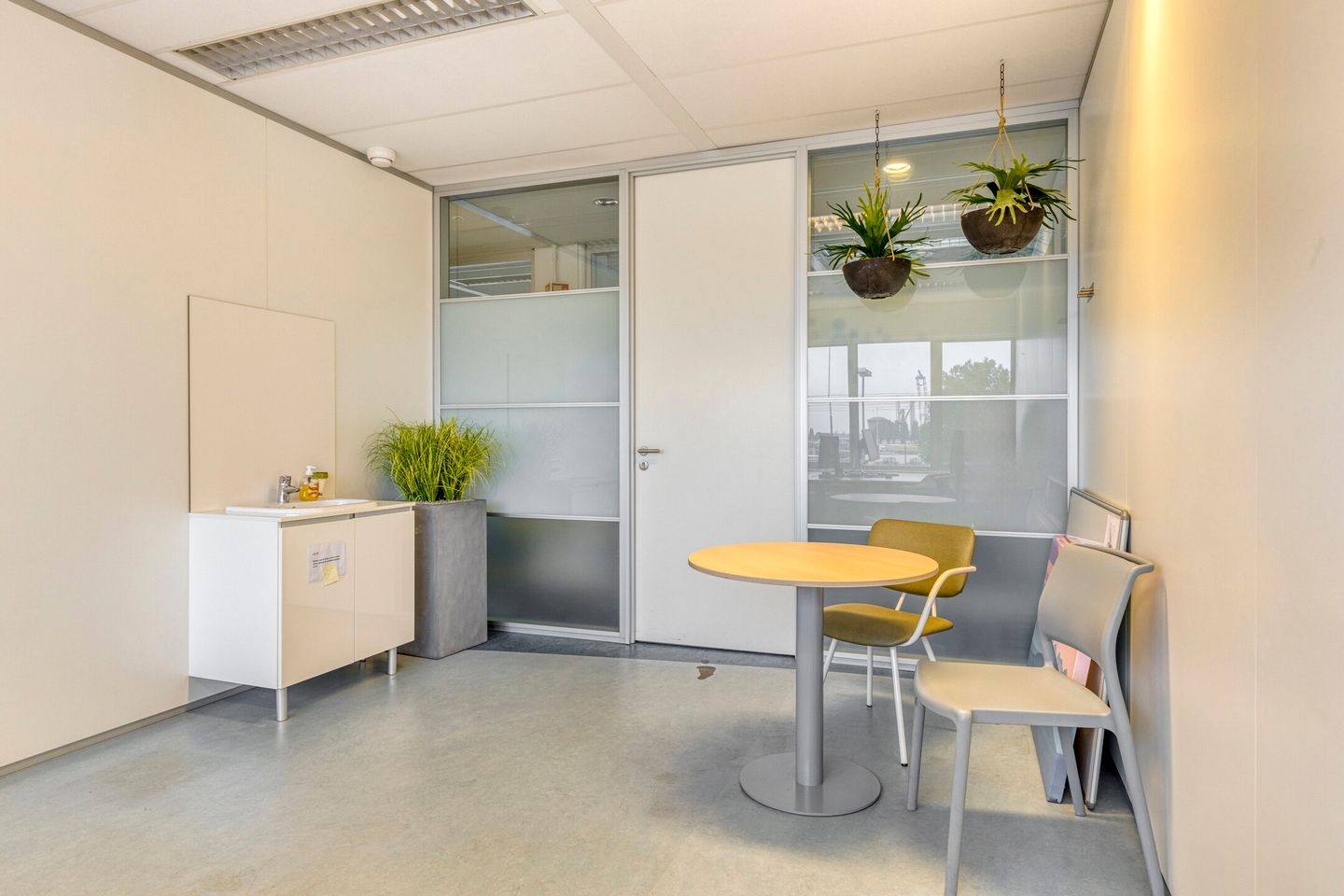 View photo 2 of Burgemeester Van Lierplein 1-3