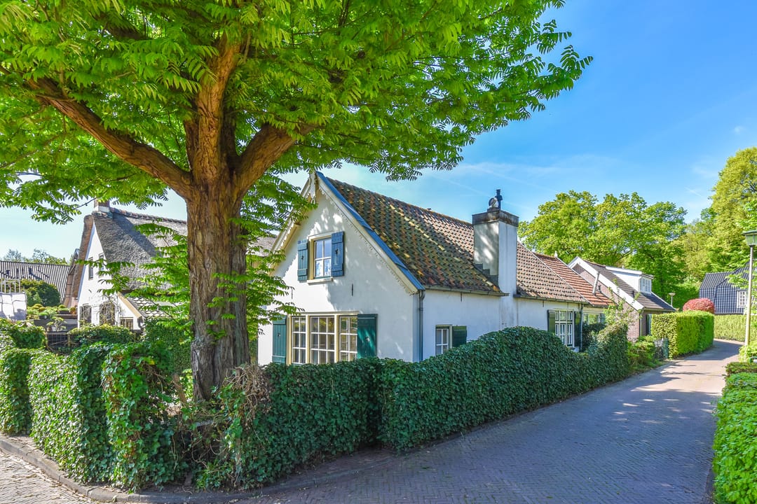 Photo 1 of Nieuwlarenweg 1