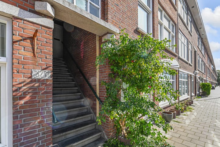 Photo 2 of Jan van Rodestraat 34