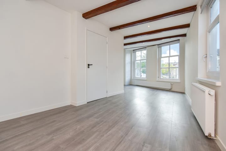 Photo 4 of Achterom 69