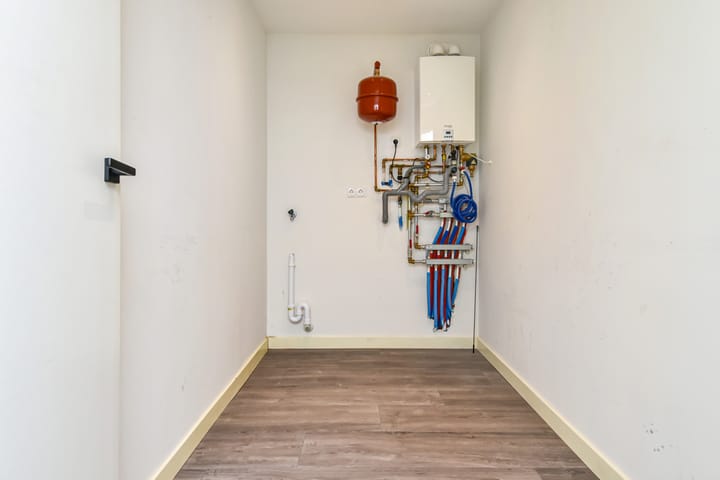 Photo 14 of Achterom 69