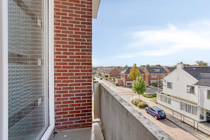 Foto 17 van J.H.W. Robersstraat 107