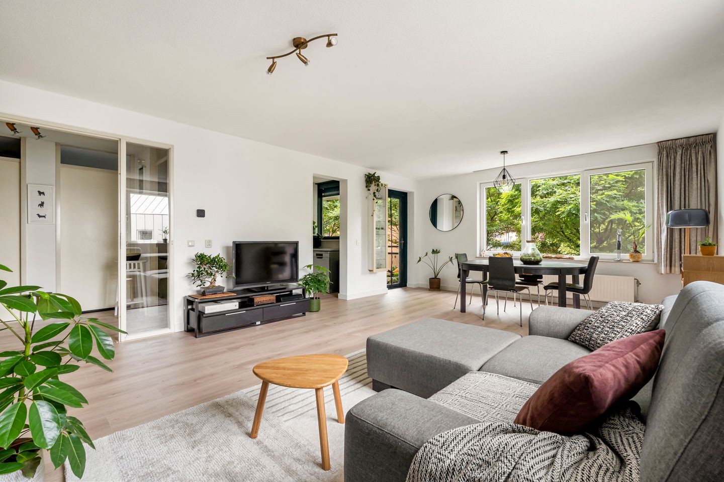 Foto 1 van Hertzstraat 25