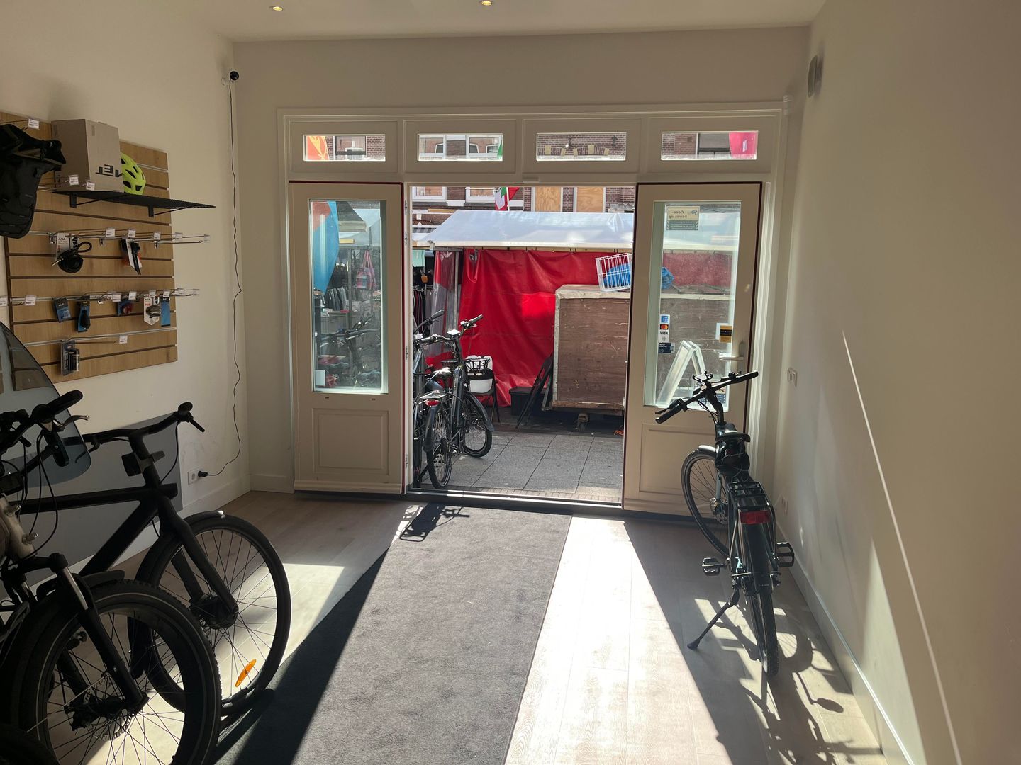 View photo 3 of Albert Cuypstraat 243-H