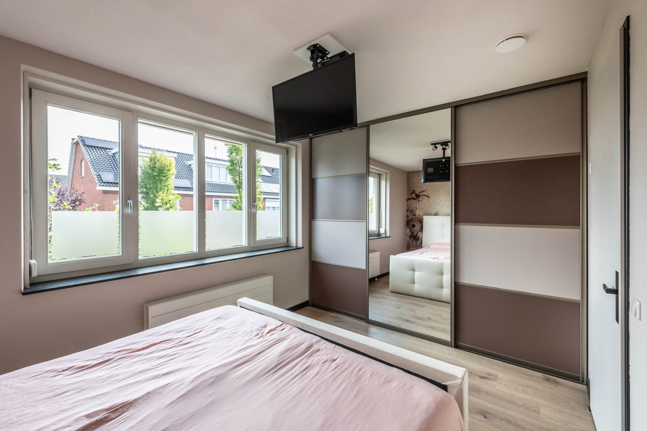 Foto 18 van Dotterbloemweg 8