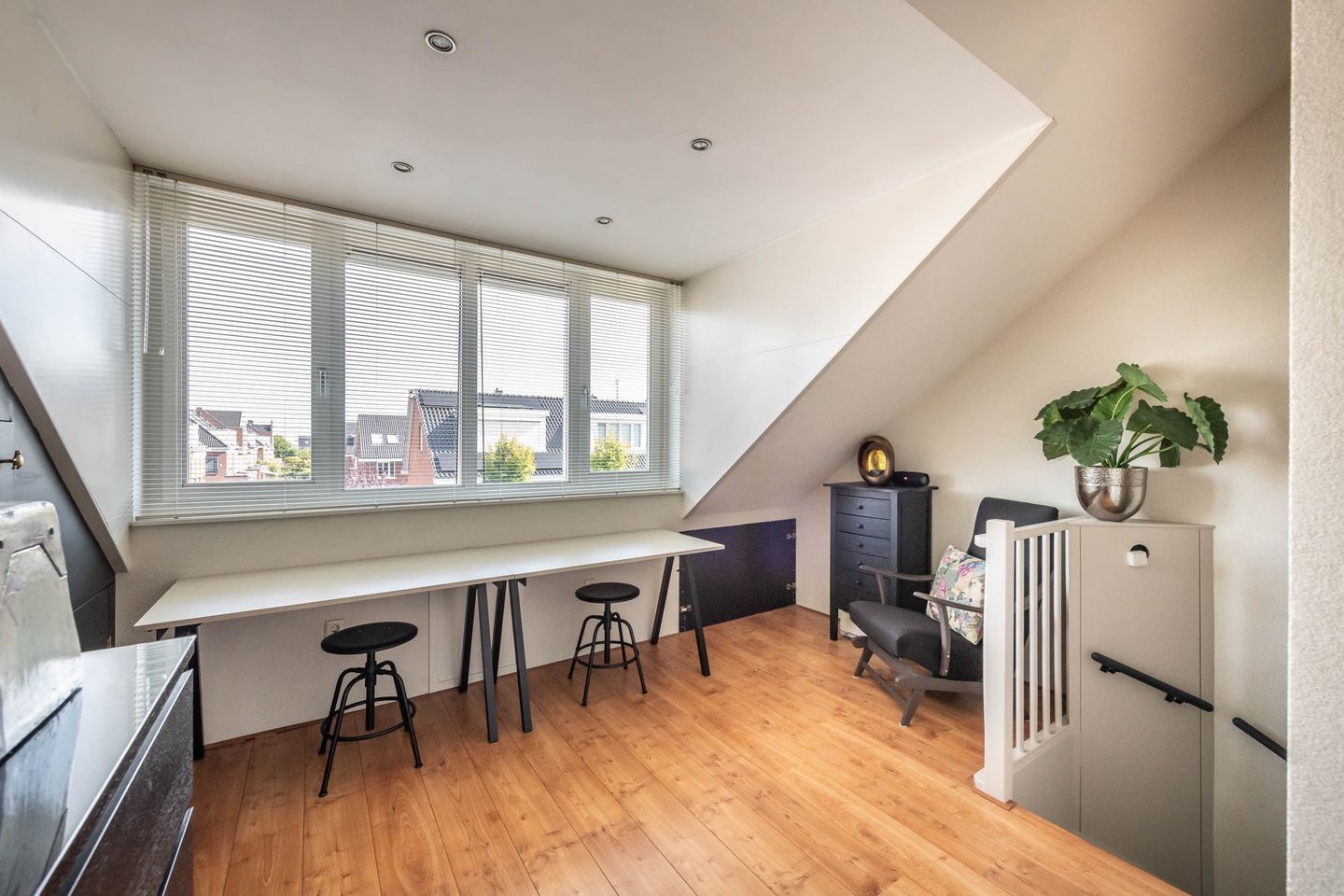 Foto 29 van Dotterbloemweg 8