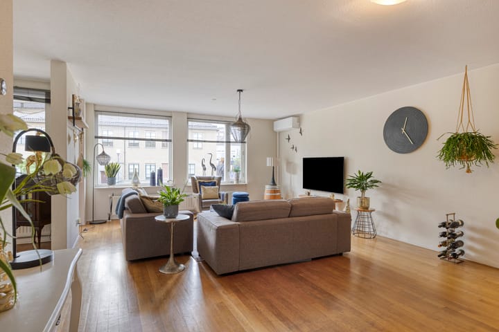 Photo 2 of Hofstraat 15