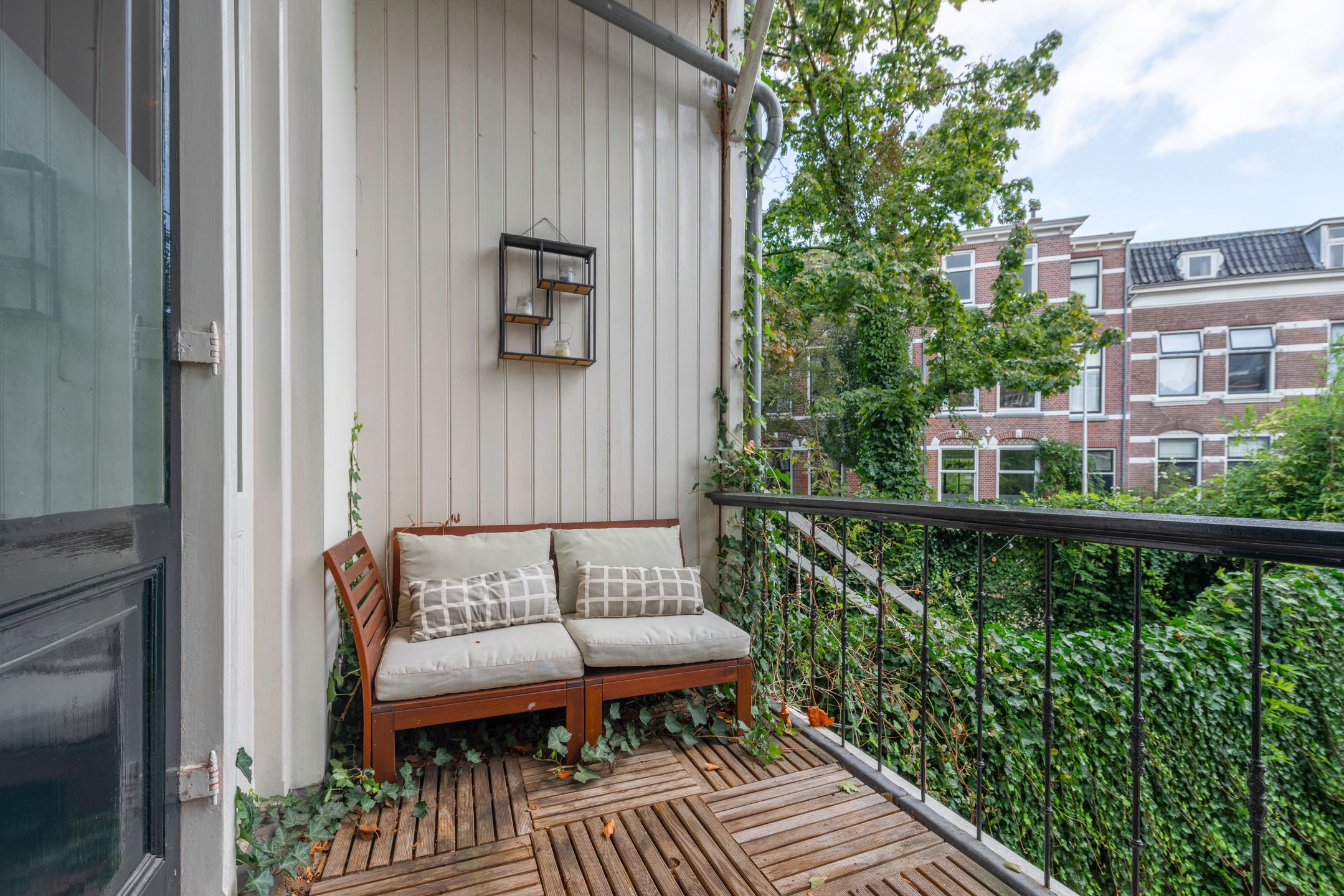 Foto 15 van Alexander Numankade 23