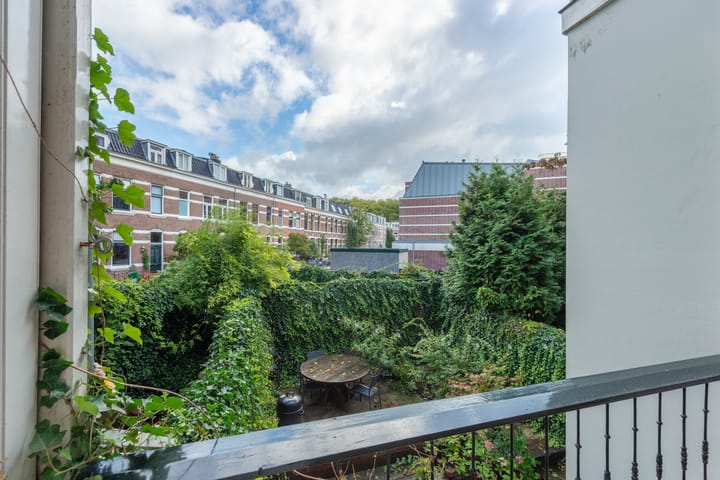 Foto 16 van Alexander Numankade 23