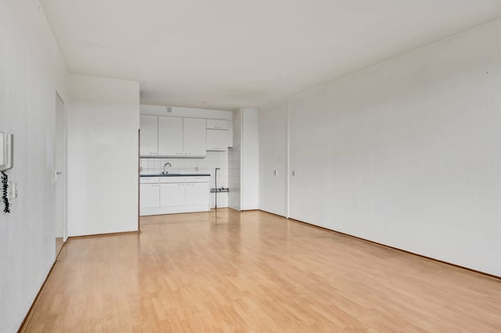 Photo 10 of Via Regia 192-E