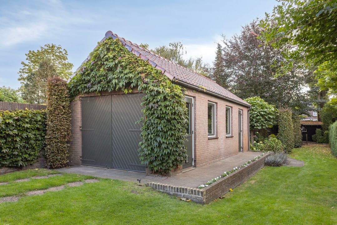 Photo 22 of Van Schendelstraat 15