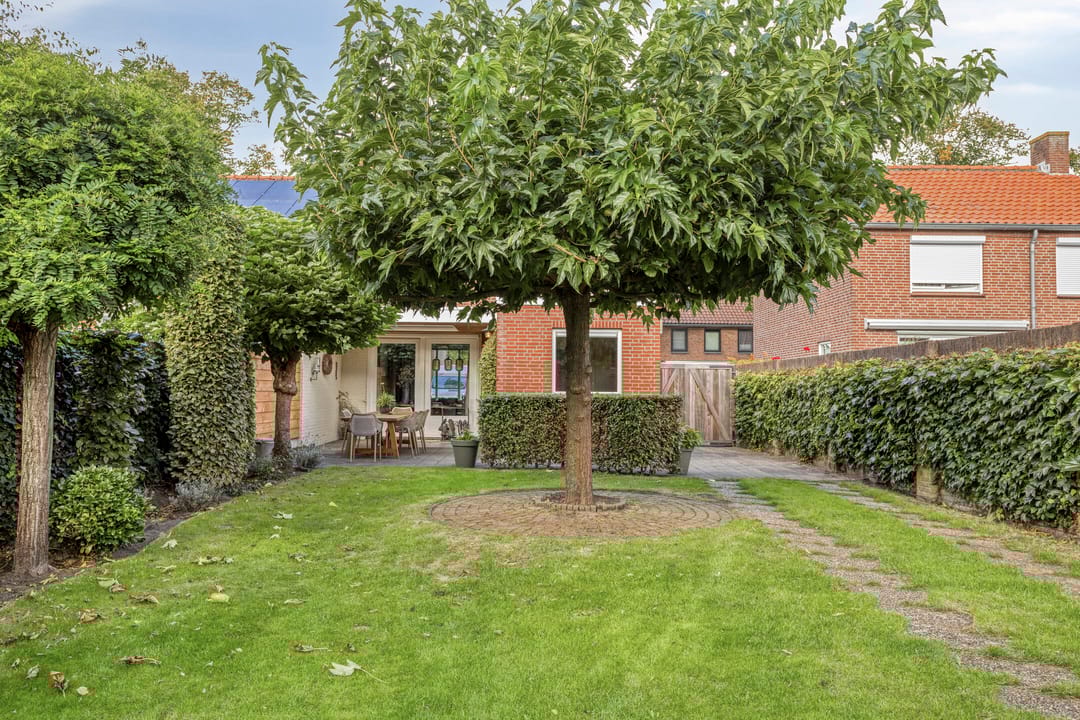 Photo 32 of Van Schendelstraat 15