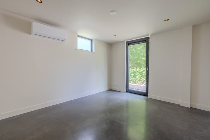 Photo 32 of Hoog Buurloseweg 115