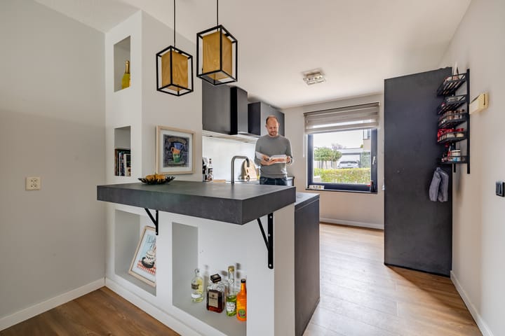 Bisschop Romerostraat 6