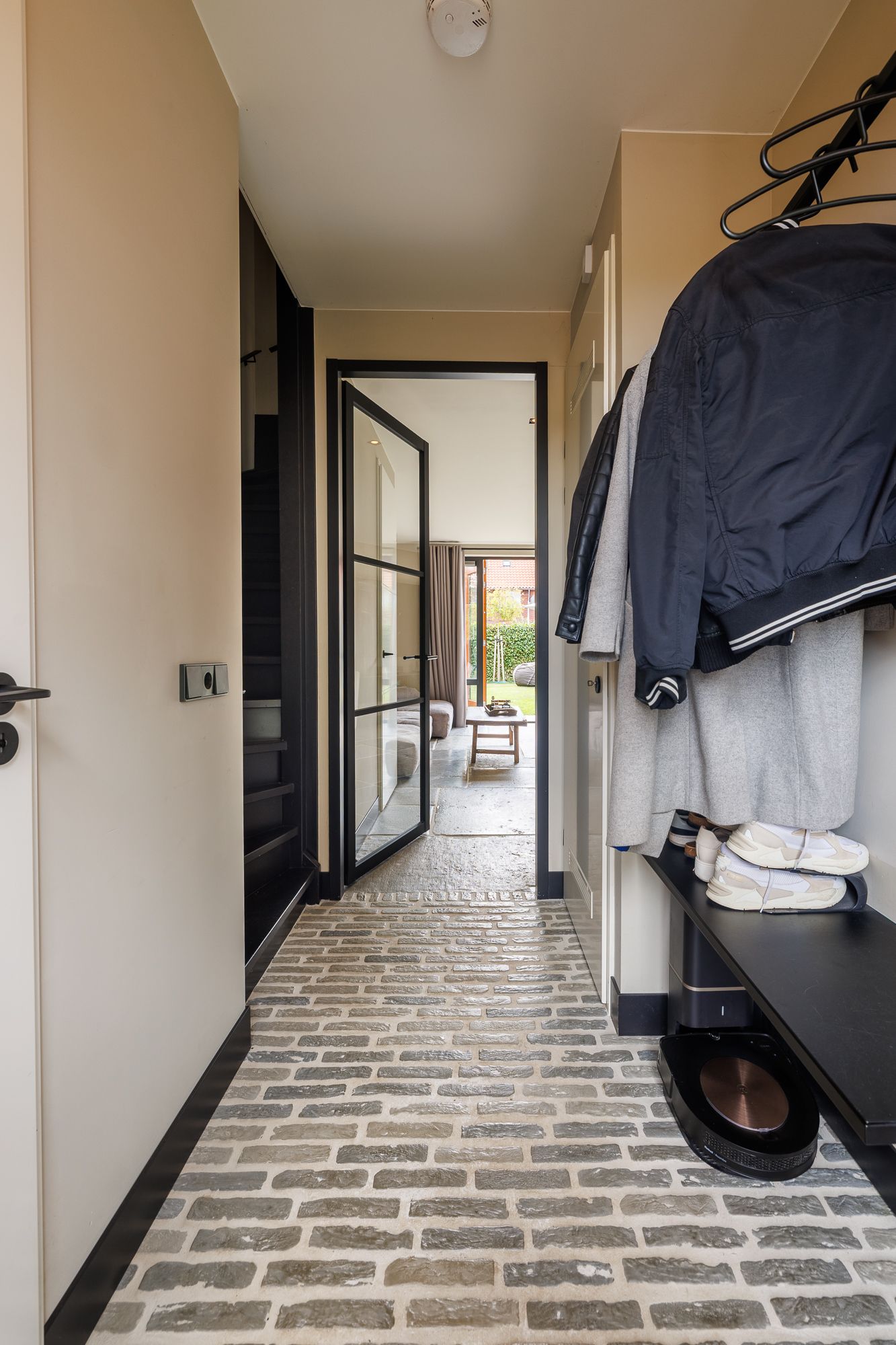 553.jpg?options=width=2160