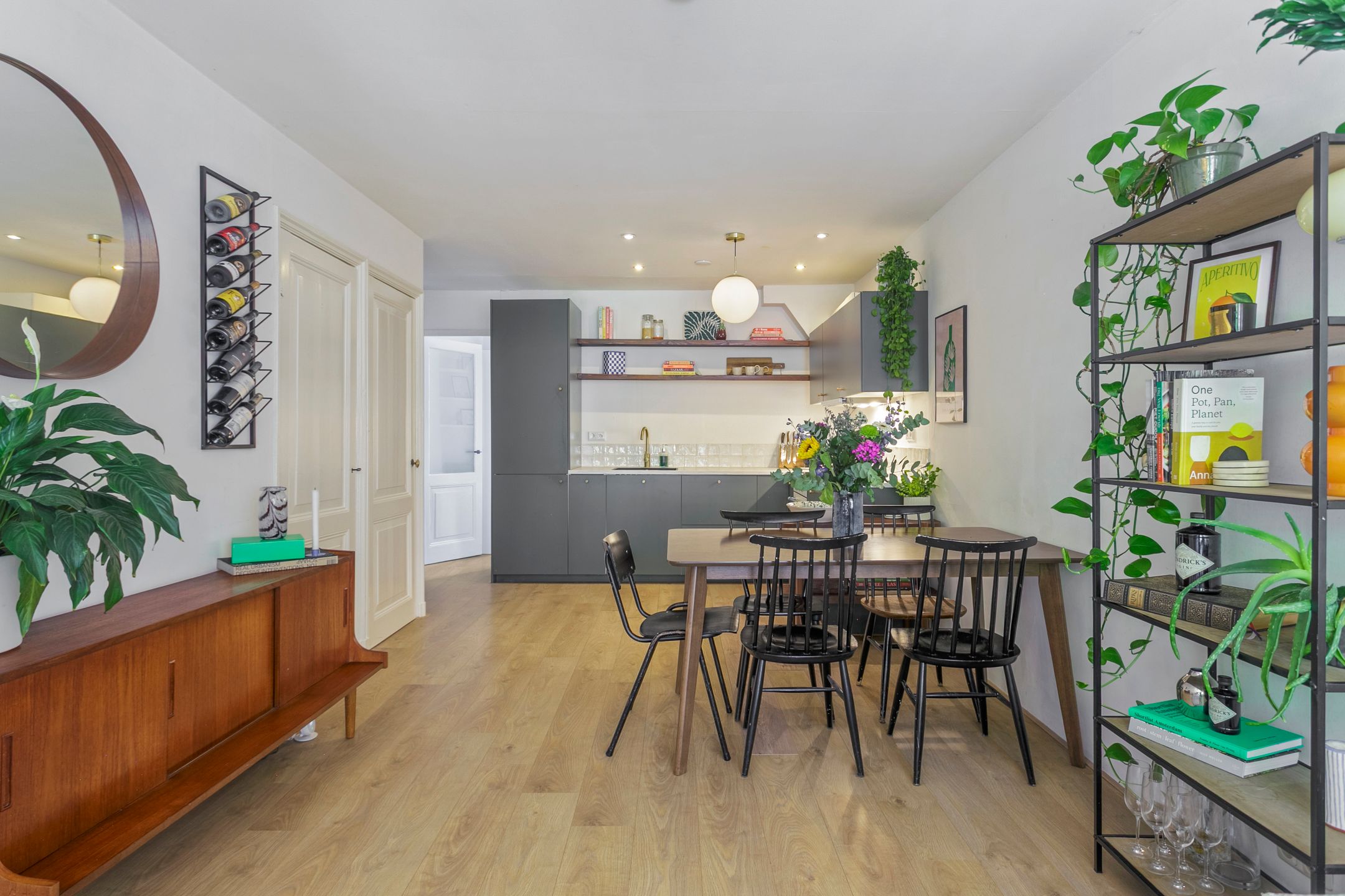 Photo 9 of Van Oldenbarneveldtstraat 96-AH