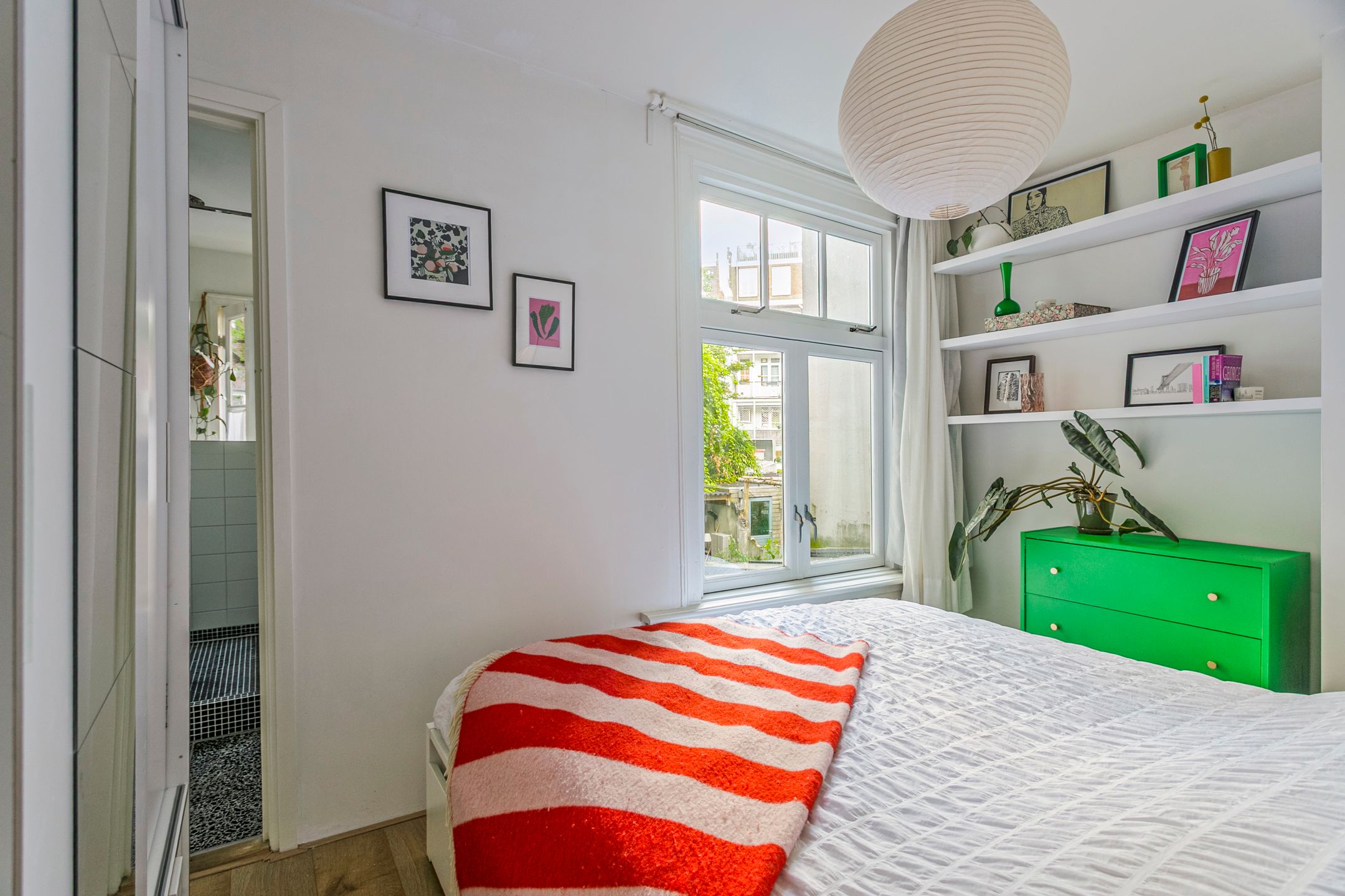 Photo 12 of Van Oldenbarneveldtstraat 96-AH