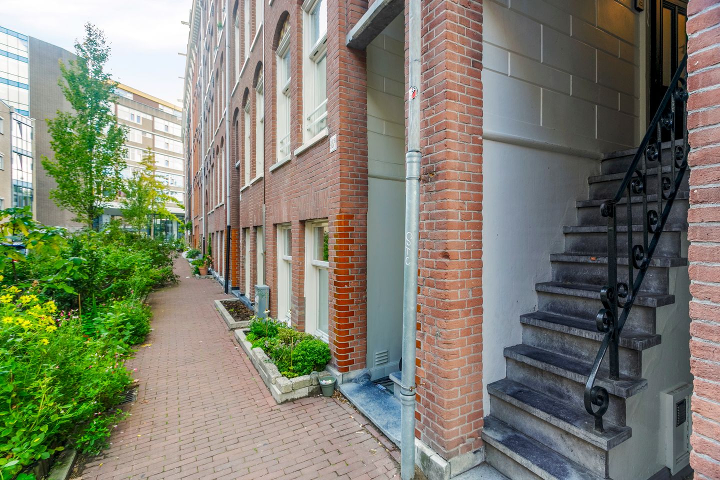 Photo 19 of Van Oldenbarneveldtstraat 96-AH